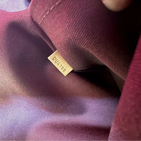 NEW Louis Vuitton Berri HOBO Bag - Picture 13 of 13